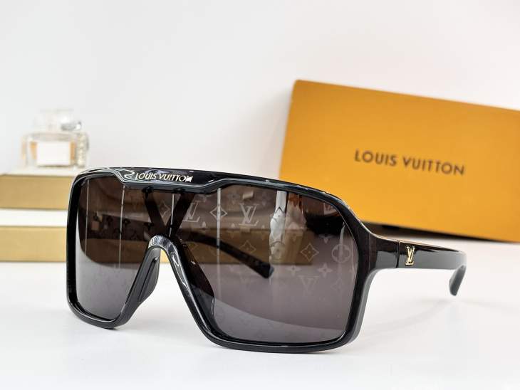 Picture of Louis Vuitton Sunglasses _SKUfw77669127fw